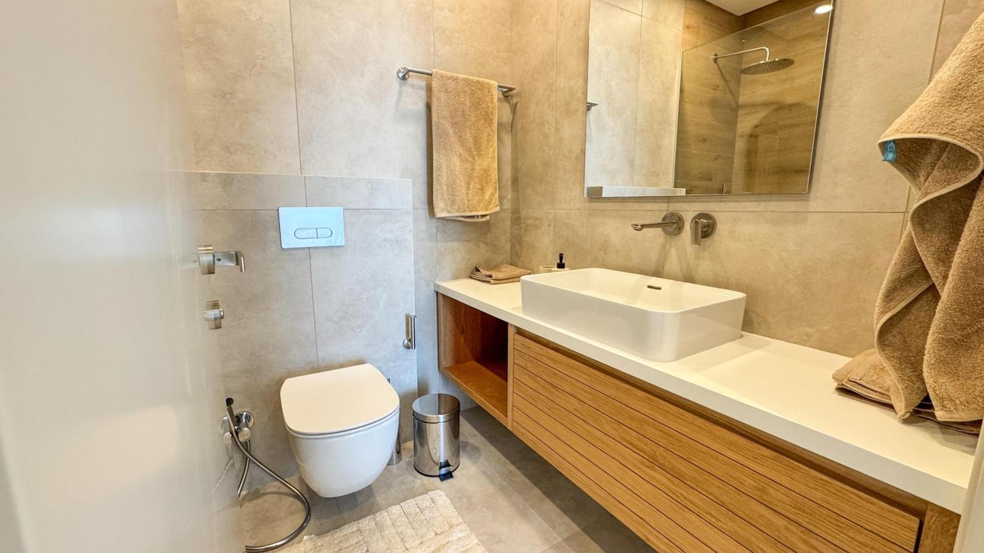 Malberry Park 202 - Modern 2 Bedroom With Pool, Gym, Jaccuzi Apartament *